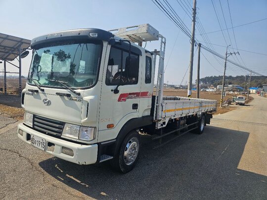 현대 메가트럭 4.5톤 카고 앞좌측면