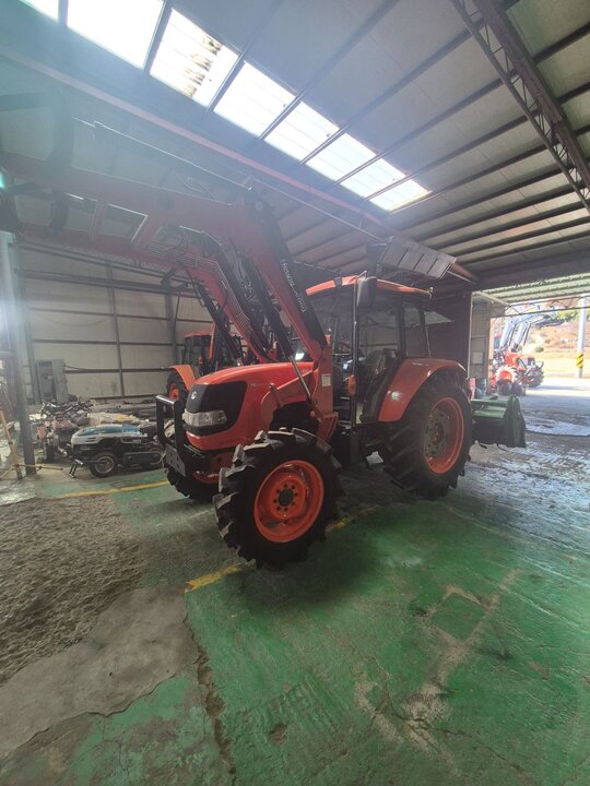 Kubota Tractor MZ953 (95hp) 앞좌측면