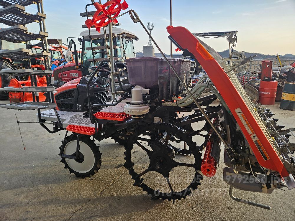 Kubota Rice transplanter KNW8SF (8Rows) 뒤우측면