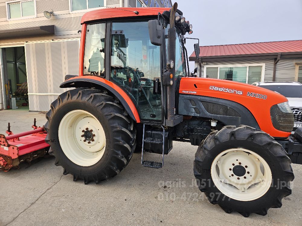 대동 트랙터 MX100 (100마력) 뒤우측면