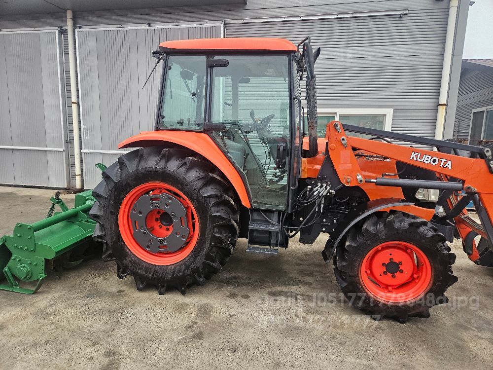 Kubota Tractor MZ653 (65hp) 뒤우측면