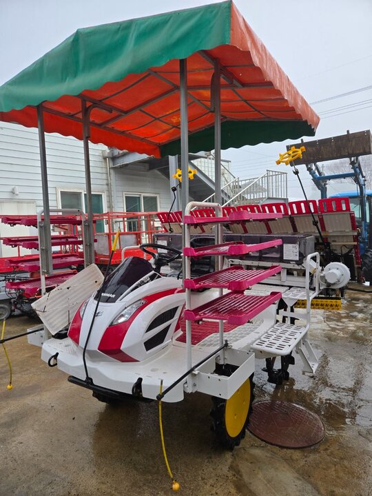 Yanmar Rice transplanter YR8D (8Rows) 앞좌측면
