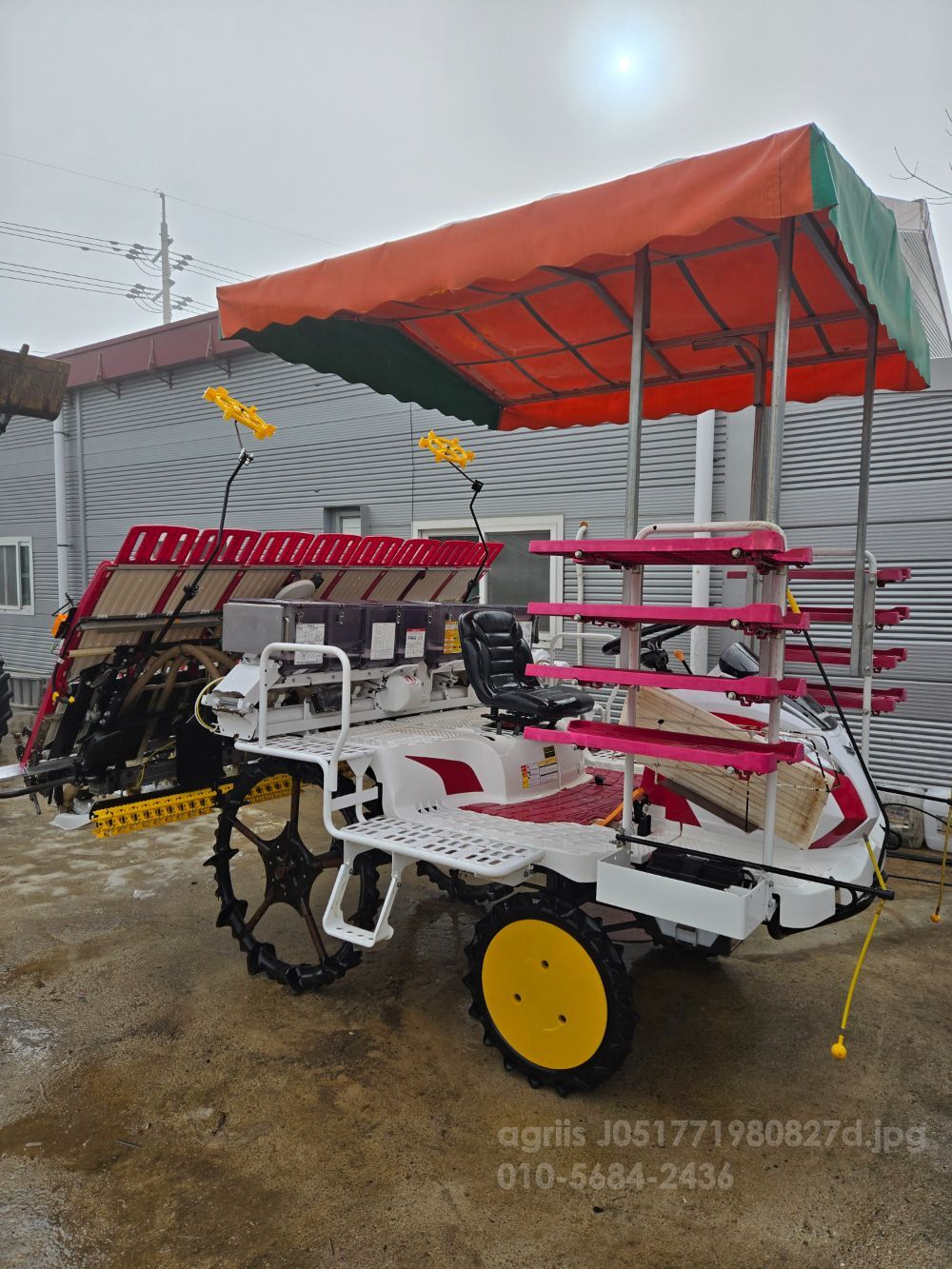 Yanmar Rice transplanter YR8D (8Rows) 뒤우측면