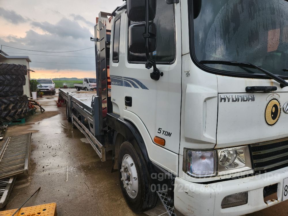 Hyundai 한국쓰리축4.5톤앞축 상현모터스 셀프 적재함  뒤우측면