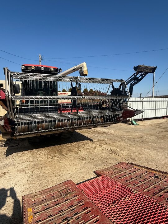 얀마 콤바인 AG1140R (보통형) 앞좌측면