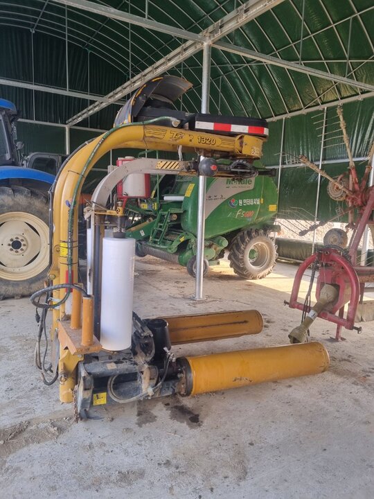 원인터내셔널 래핑기 탕코 1320 앞좌측면