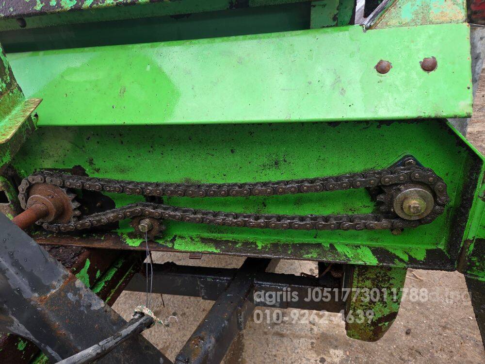 안성퇴비살포기 퇴비살포기 4200 뒤우측면