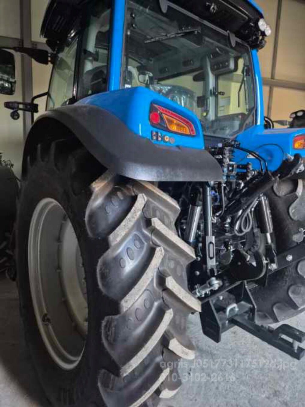 LS 트랙터 MT9.140 (143마력) 뒤우측면