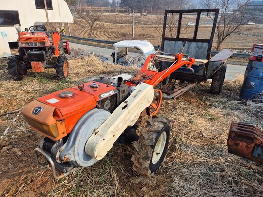 Daedong Power Tiller DT85 (8hp) 앞좌측면