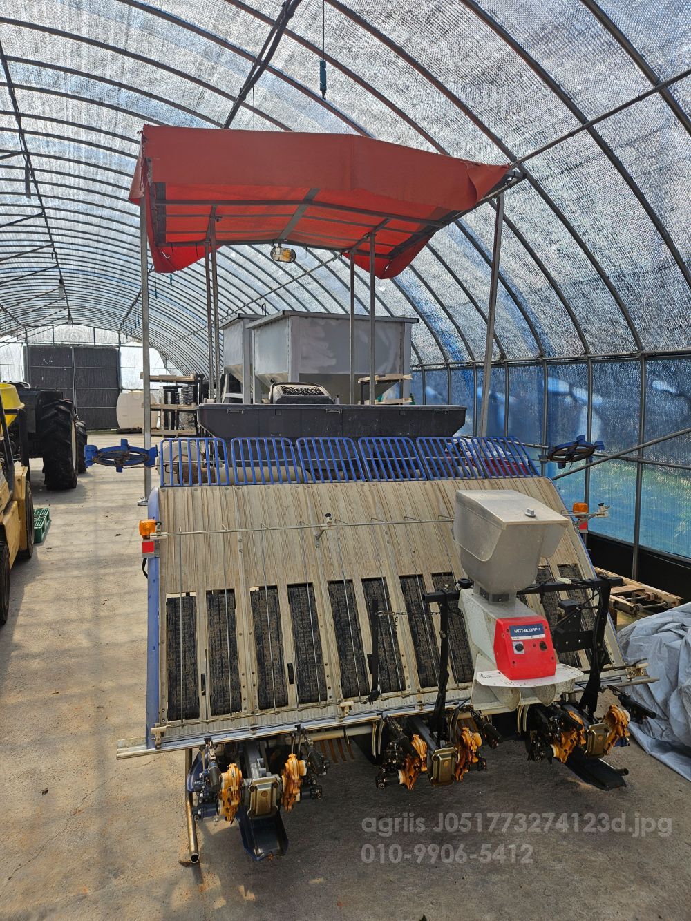 TYM Rice transplanter PR63 (6Rows) 뒤우측면