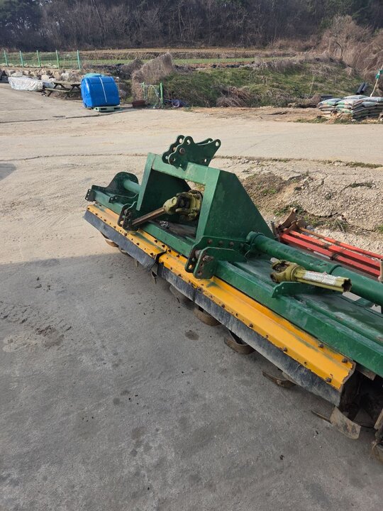 WECM 로타리 WR2800 (경폭280cm) 앞좌측면