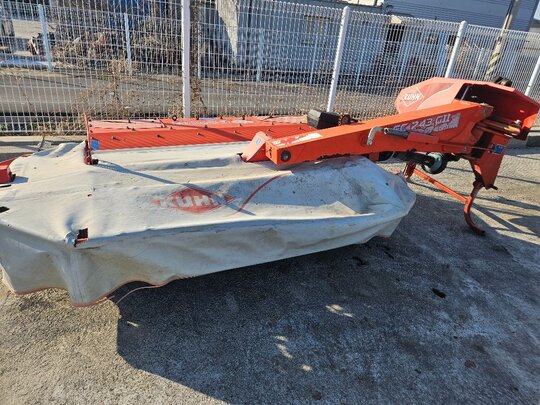 쿤 모아컨디셔너 243GII 앞좌측면