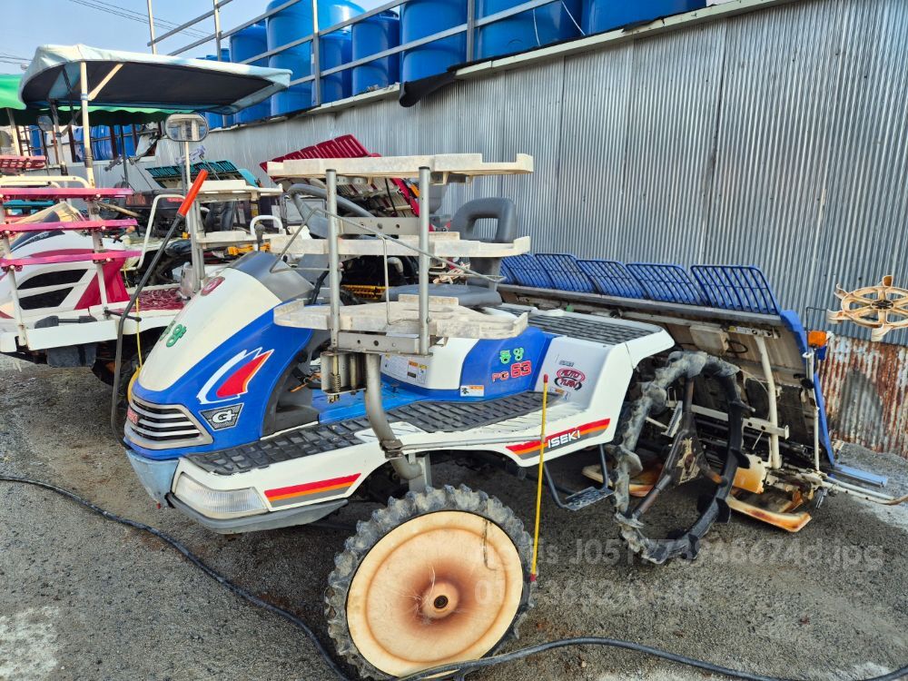 TYM Rice transplanter PG63HG (6Rows) 뒤우측면