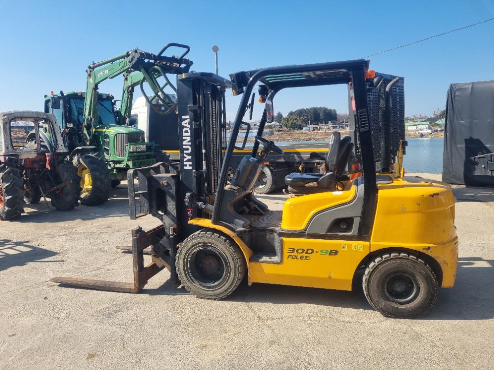  Forklift 현대3톤 3단 힌지드 20년식 (3톤) 앞좌측면