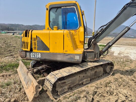 볼보EC55B 굴삭기 EC55B (5.5톤) 앞좌측면