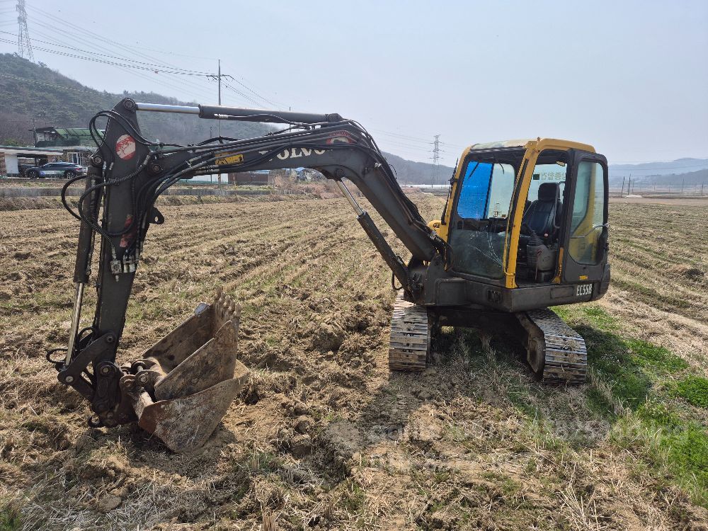 볼보EC55B 굴삭기 EC55B (5.5톤) 뒤우측면