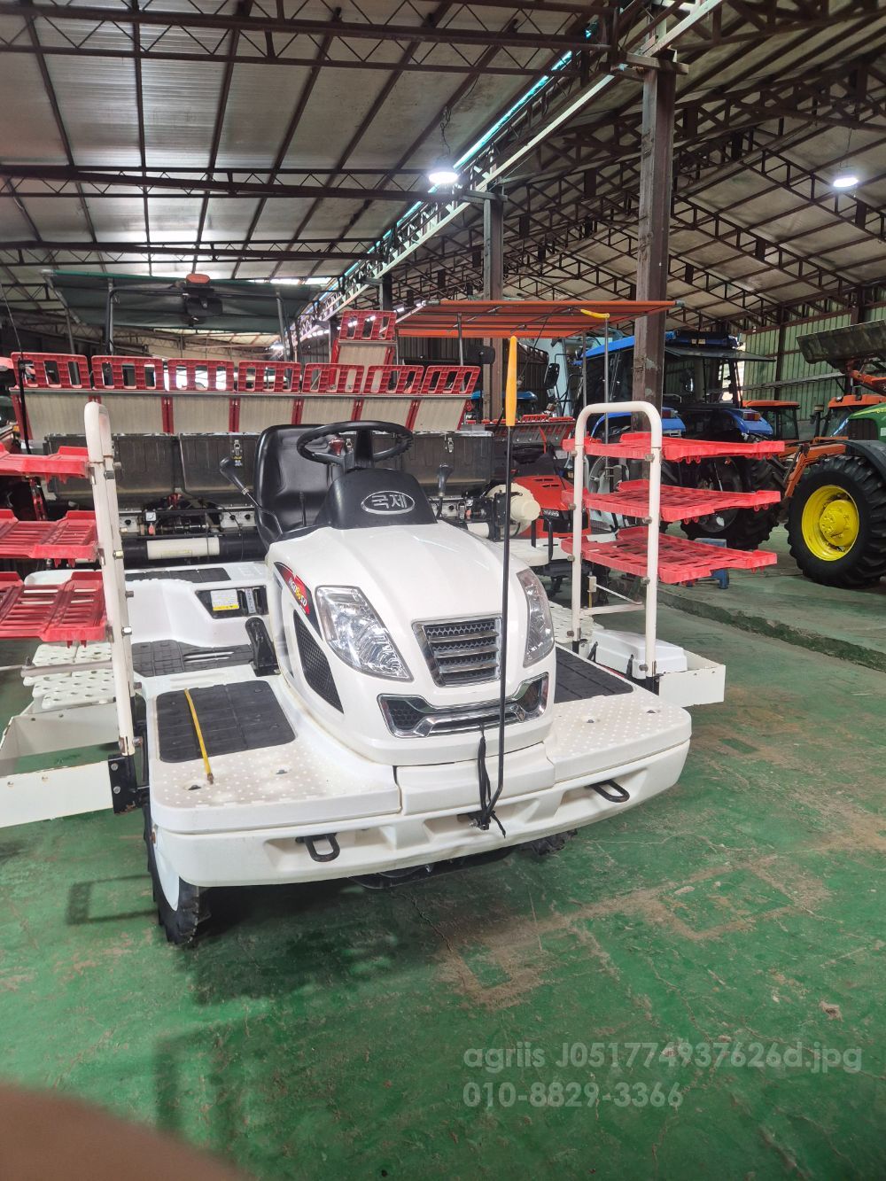 Kukje Rice transplanter RGO-80SD (8Rows) 뒤우측면