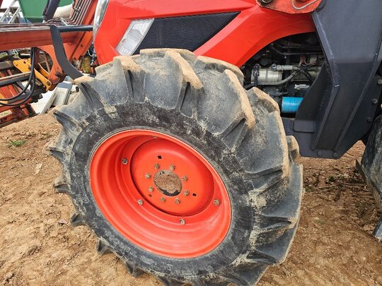 Daedong Tractor PX1000 (100hp) 앞좌측면