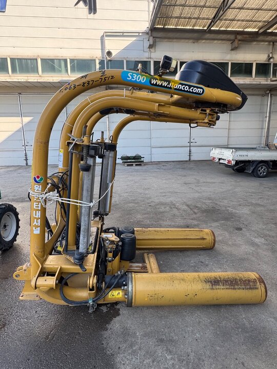 원인터내셔널 래핑기 S300 앞좌측면