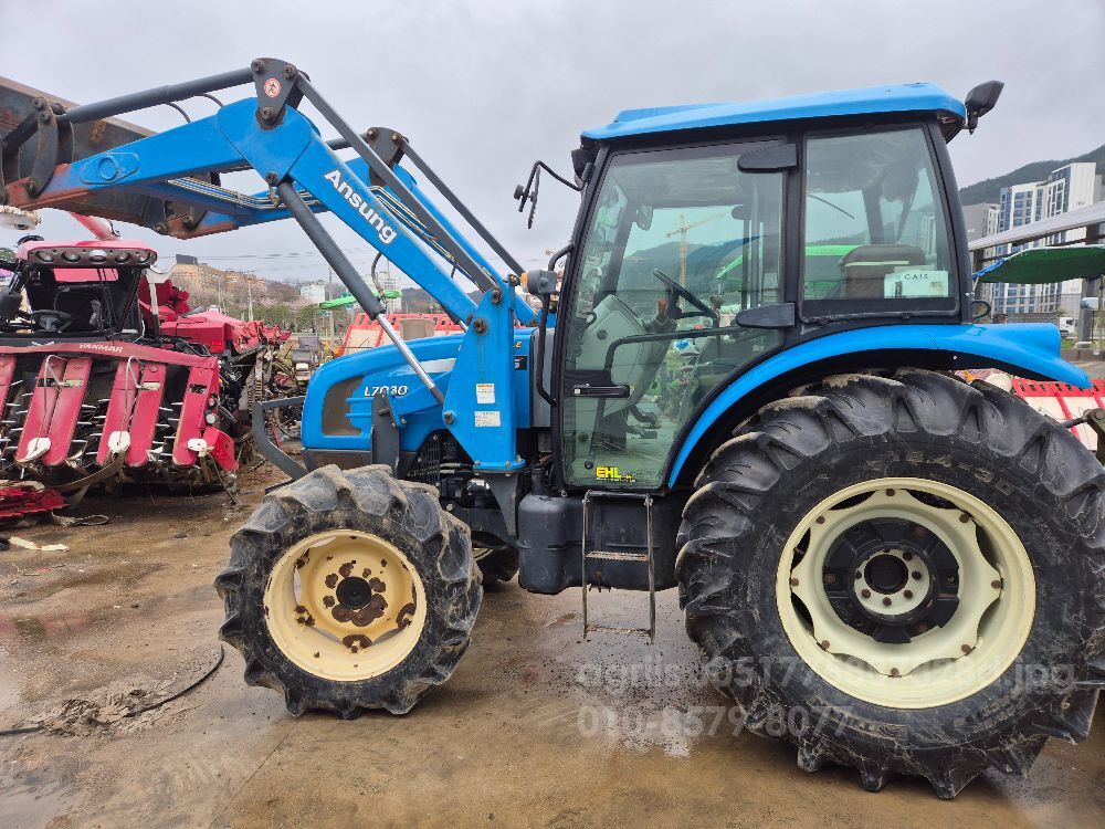 LS Tractor L7030 (85hp) 뒤우측면