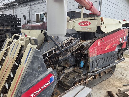 TYM Combine Harvester C704G (4Rows) 앞좌측면