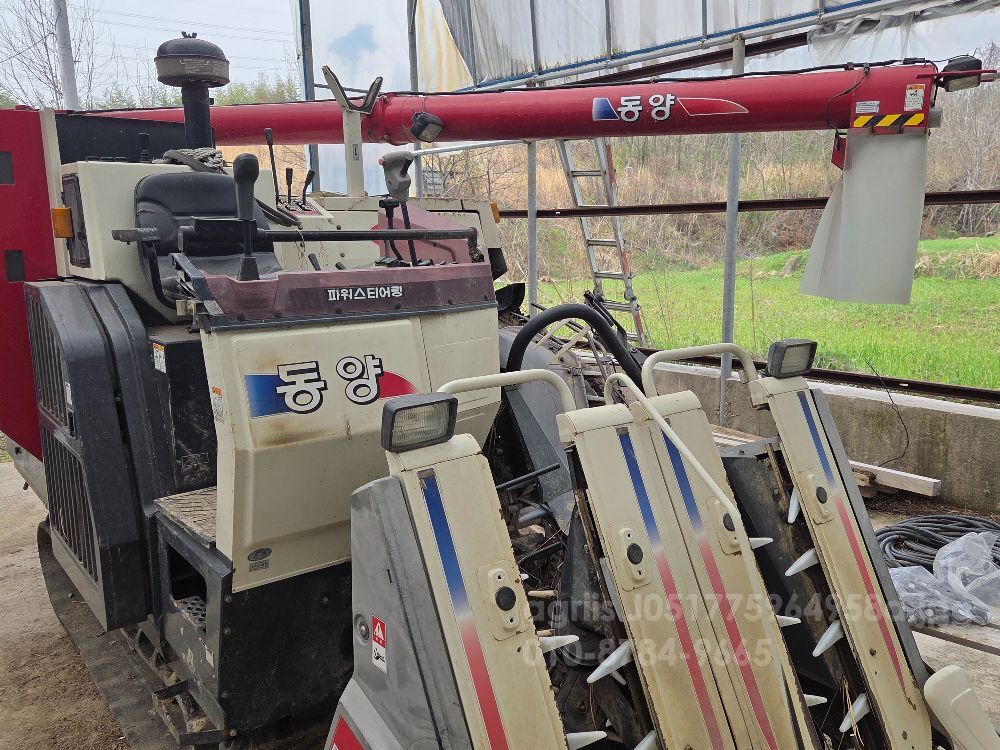 TYM Combine Harvester C704G (4Rows) 뒤우측면