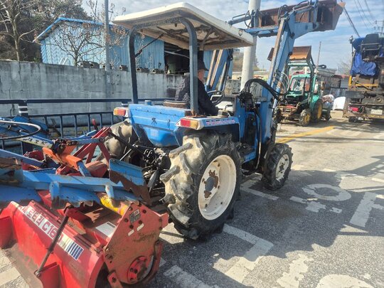 TYM Tractor TA4040 (41hp) 앞좌측면