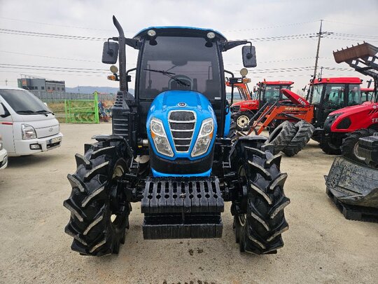 LS 트랙터 XP7102 (102마력) 앞좌측면