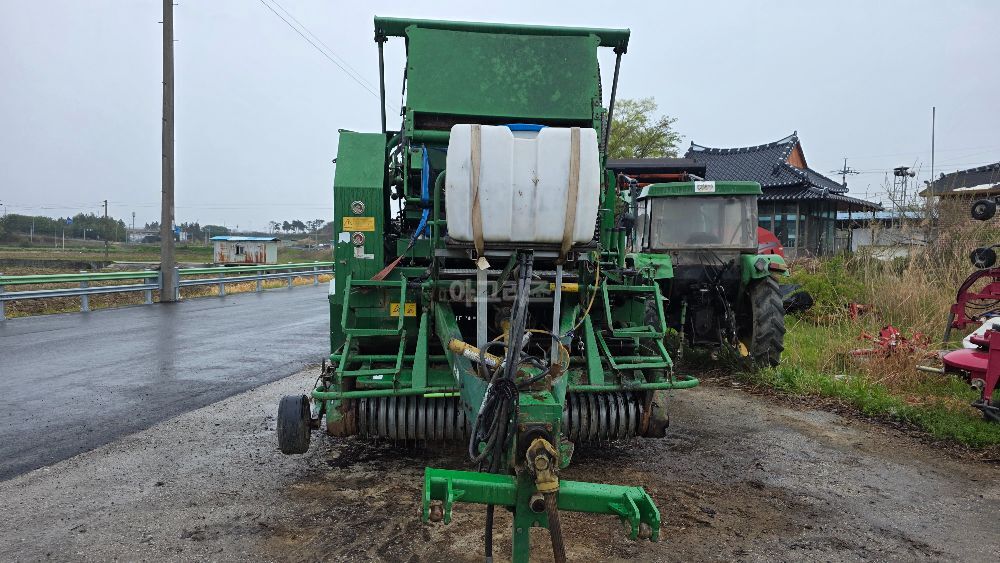  Round Baler FUSION2  뒤우측면