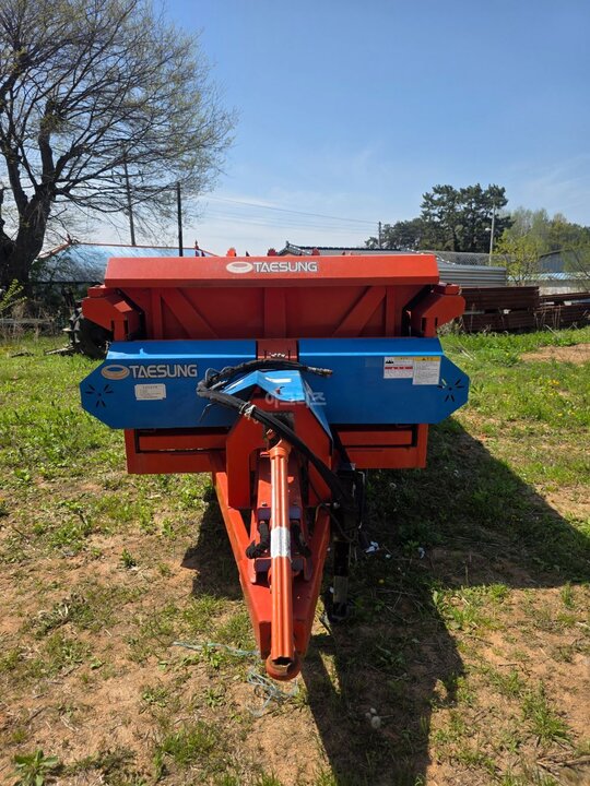 Taesung 퇴비살포기(4.5톤) TS-45H  앞좌측면