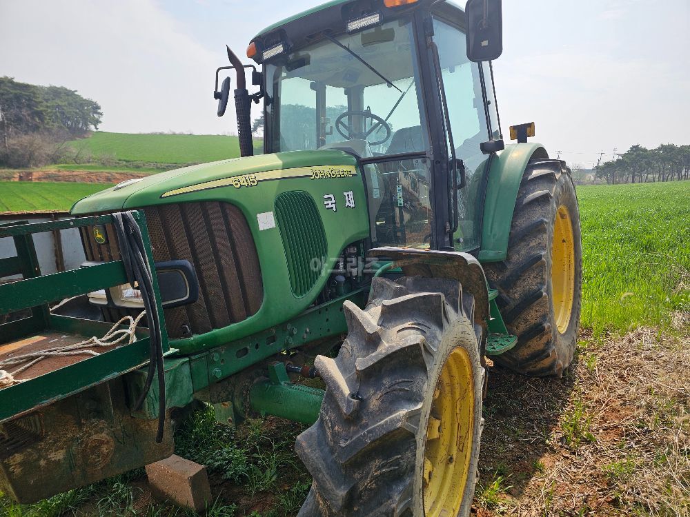 존디어 트랙터 6415 (105마력) 뒤우측면