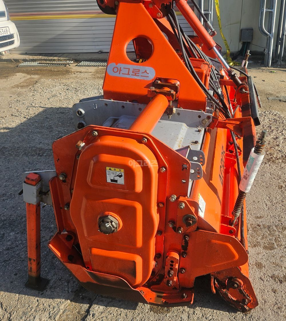  Rotavator AR540SC (경폭240cm) 뒤우측면