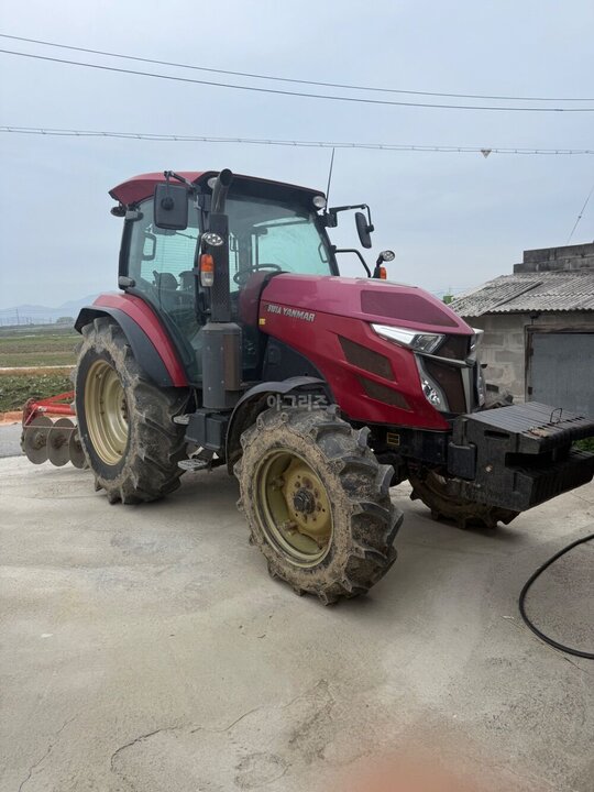Yanmar Tractor YT5101A (101hp) 앞좌측면