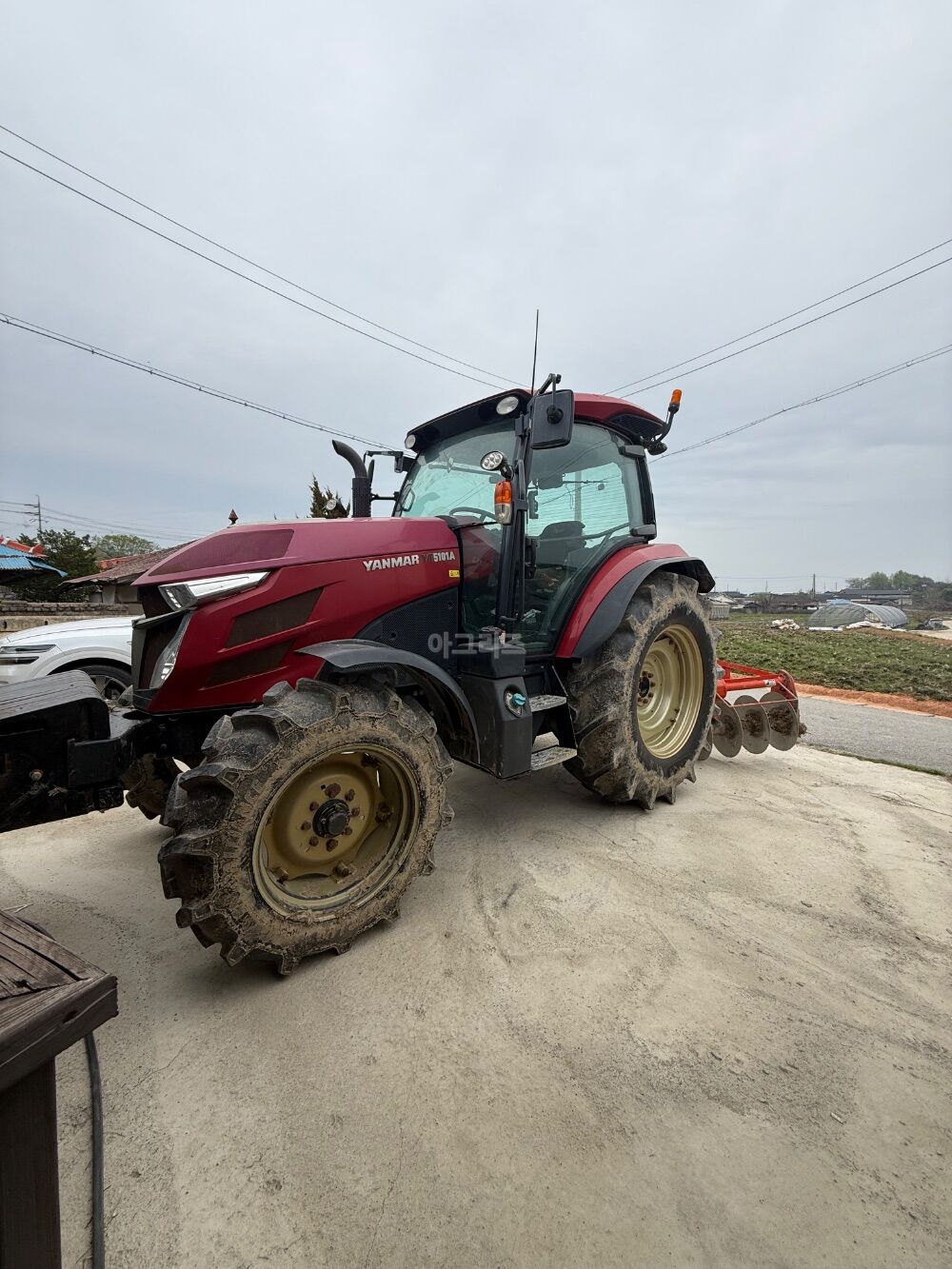 Yanmar Tractor YT5101A (101hp) 뒤우측면