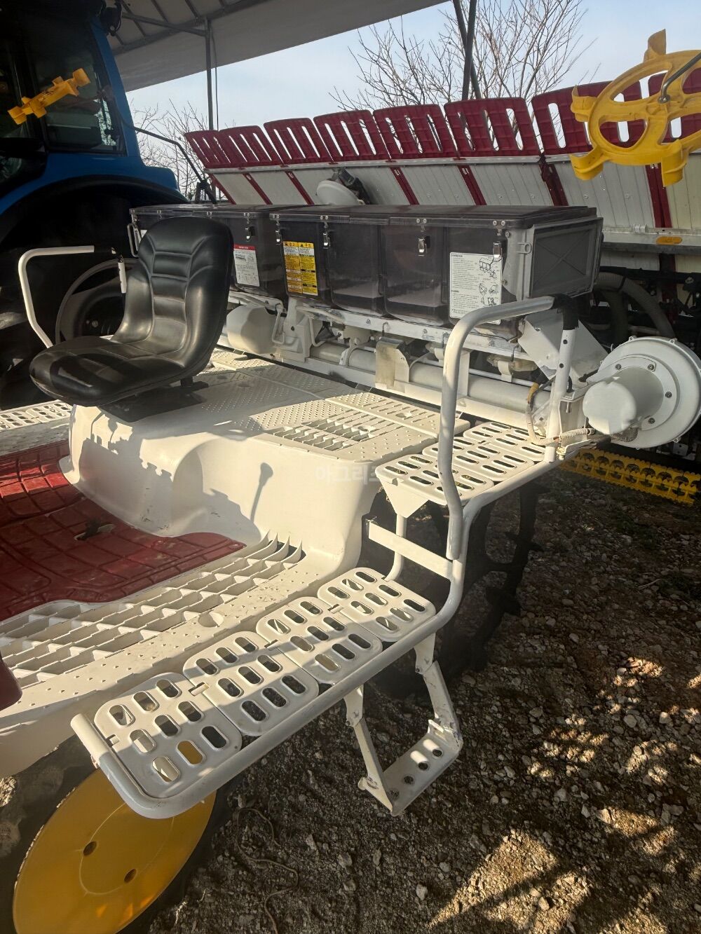 Yanmar Rice transplanter YR8D (8Rows) 뒤우측면