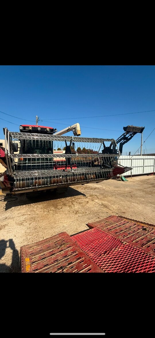 Yanmar Combine Harvester AG1140R (보통형) 앞좌측면