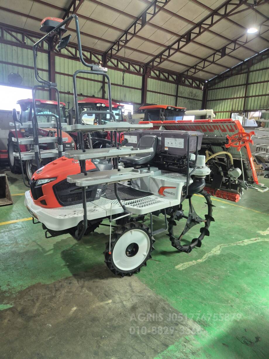 Kubota Rice transplanter KNW6SF-GS (6Rows) 앞좌측면