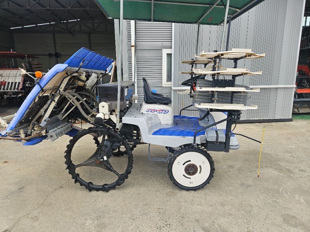 TYM 이앙기 NP60GL (6조식) 뒤우측면