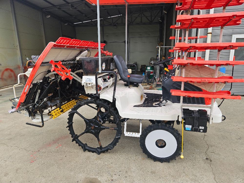 대동 이앙기 DRP60DSZF (6조식) 뒤우측면