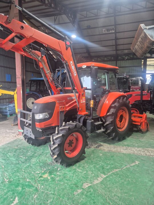 Kubota Tractor MZ653 (65hp) 앞좌측면