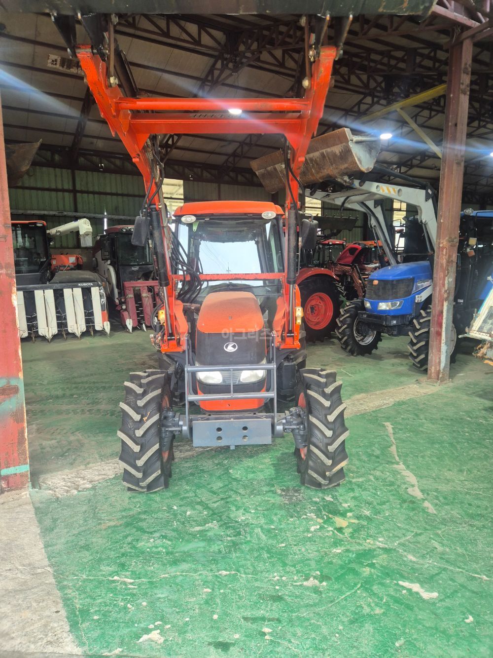 Kubota Tractor MZ653 (65hp) 뒤우측면