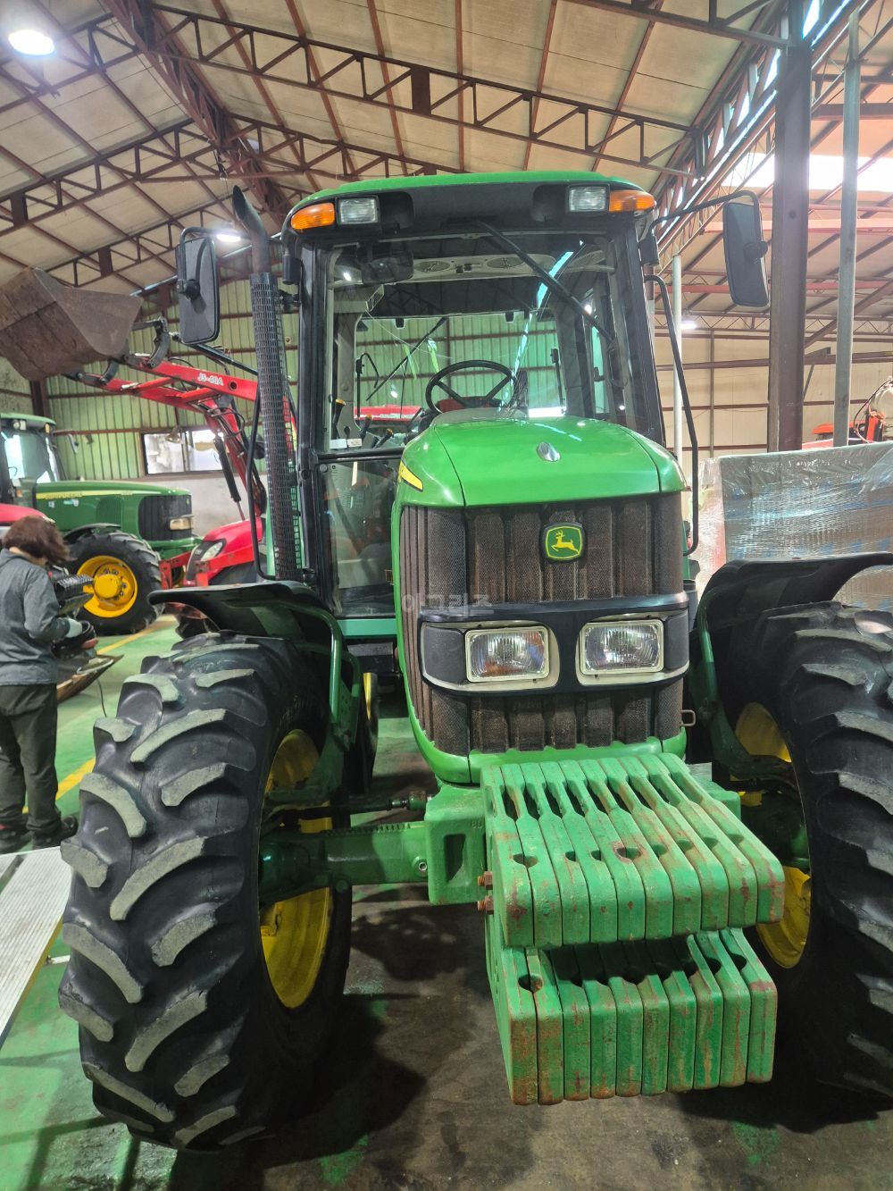 JohnDeere Tractor 6415 (105hp) 뒤우측면