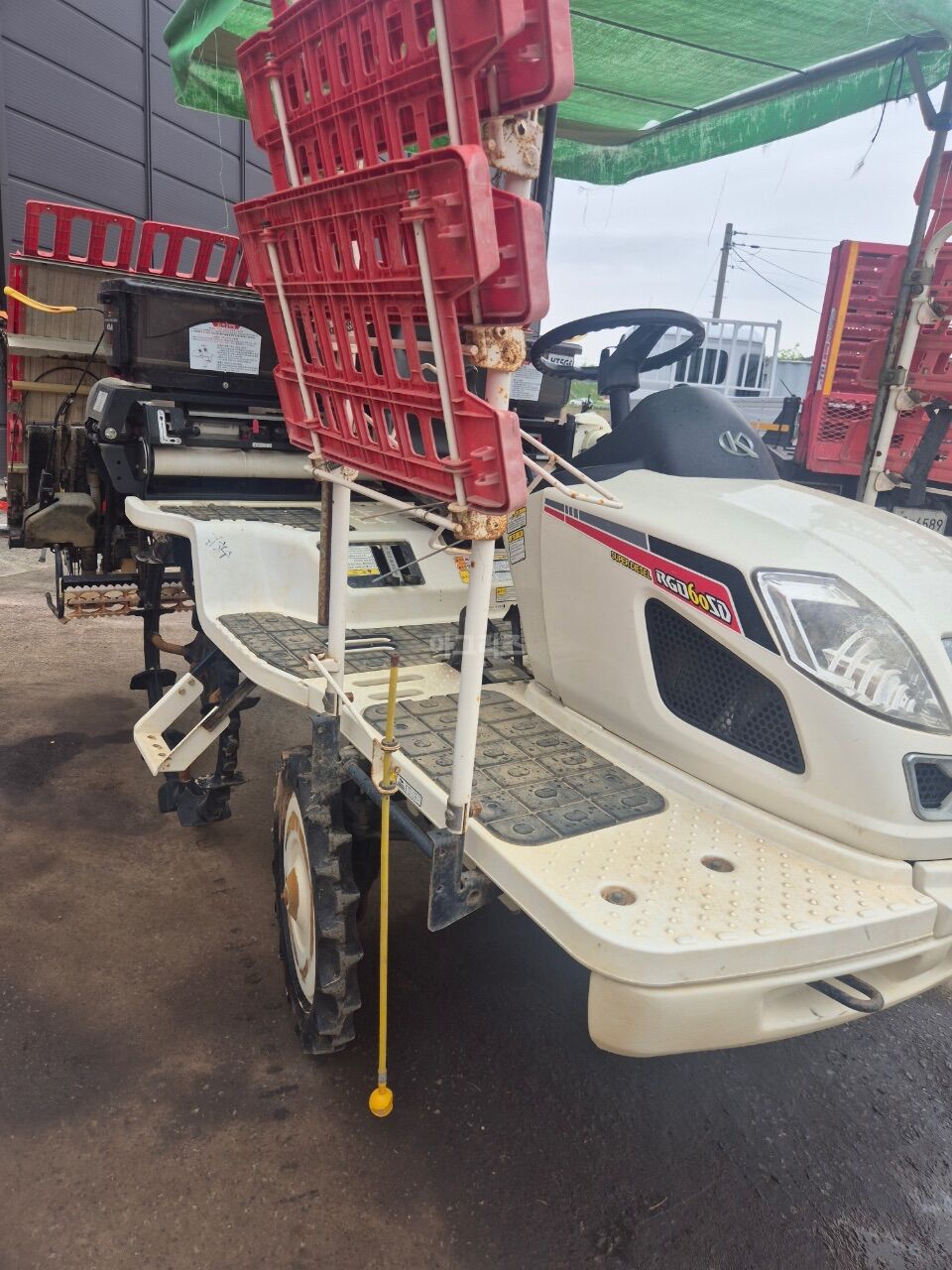 국제 이앙기 RGO-60SDY (6조식) 뒤우측면