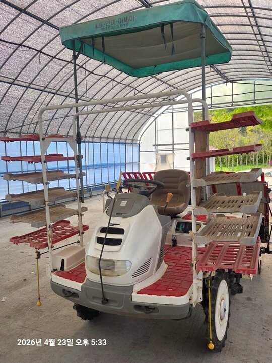 Yanmar Rice transplanter VP6X (6Rows) 앞좌측면