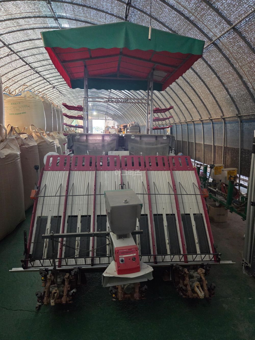 Yanmar Rice transplanter YR6D (6Rows) 뒤우측면