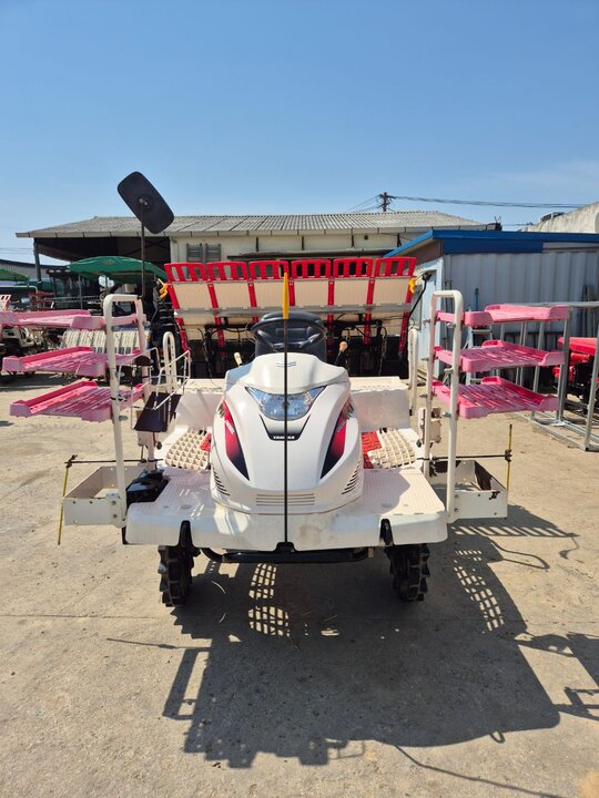 얀마 이앙기 VP60DX (6조식) 앞좌측면
