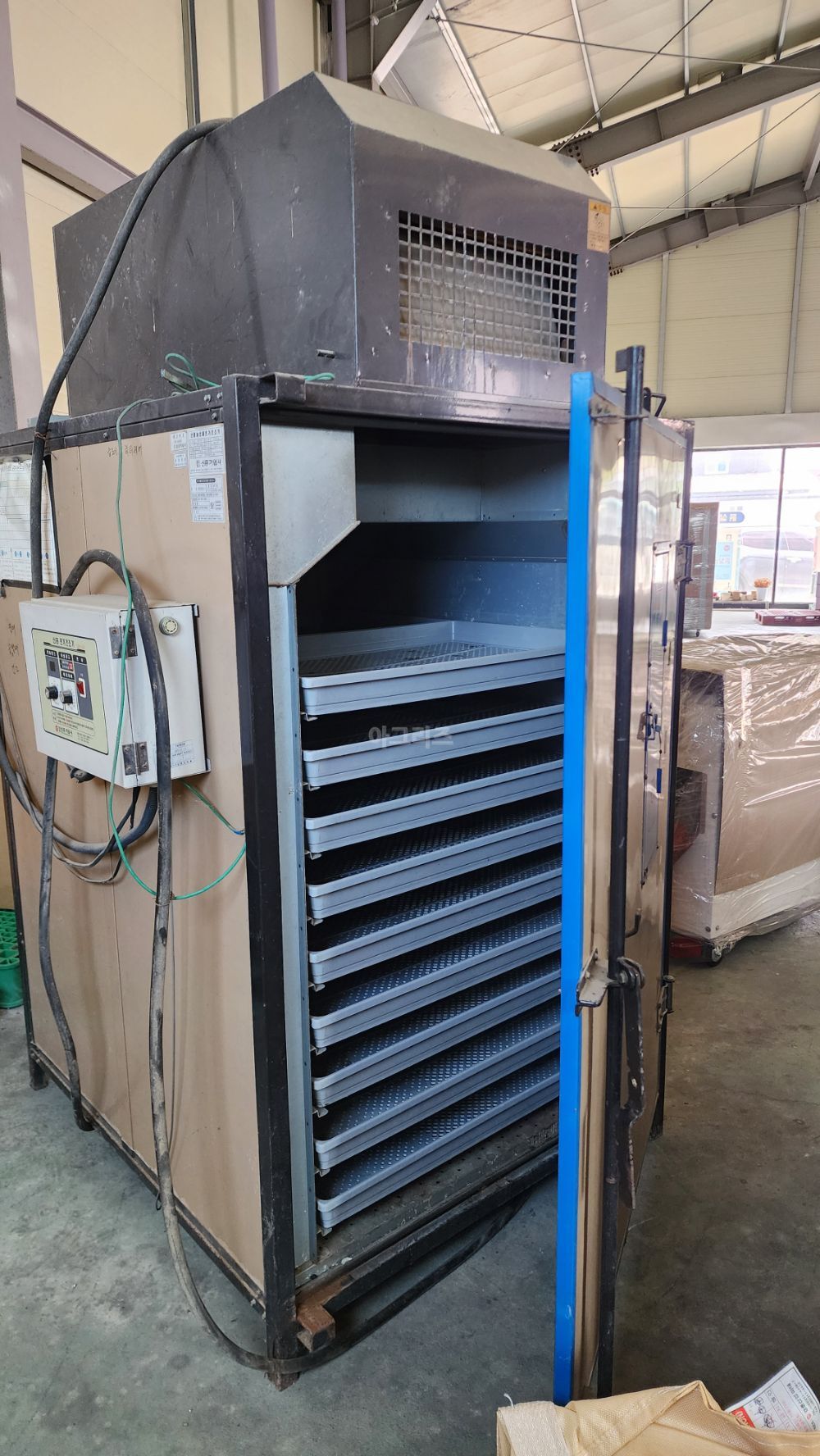 신흥기업 농산물전기건조기 CEP-220 뒤우측면