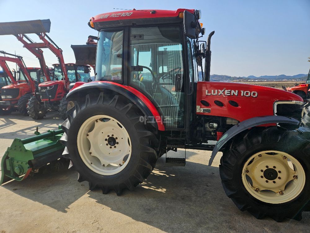 Kukje Tractor LUXEN100 (100hp) 뒤우측면