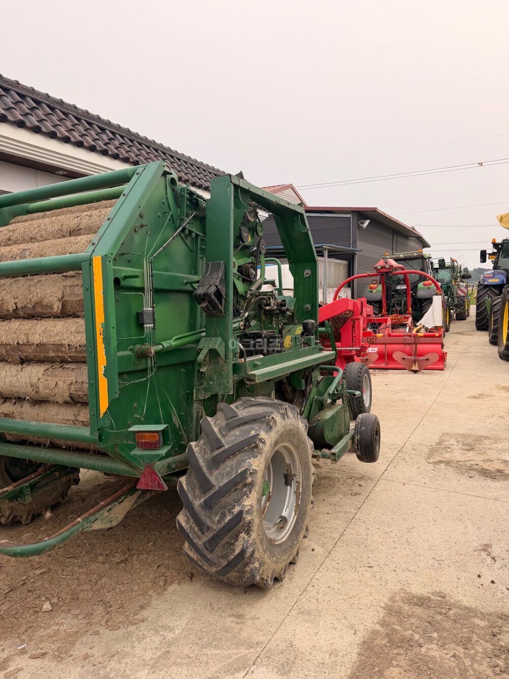 Round Baler f560  뒤우측면
