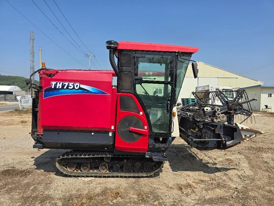 TYM Combine Harvester TH750 (보통형) 앞좌측면